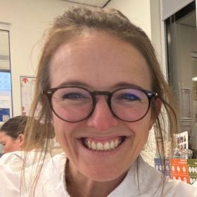 Annemarijne Adank